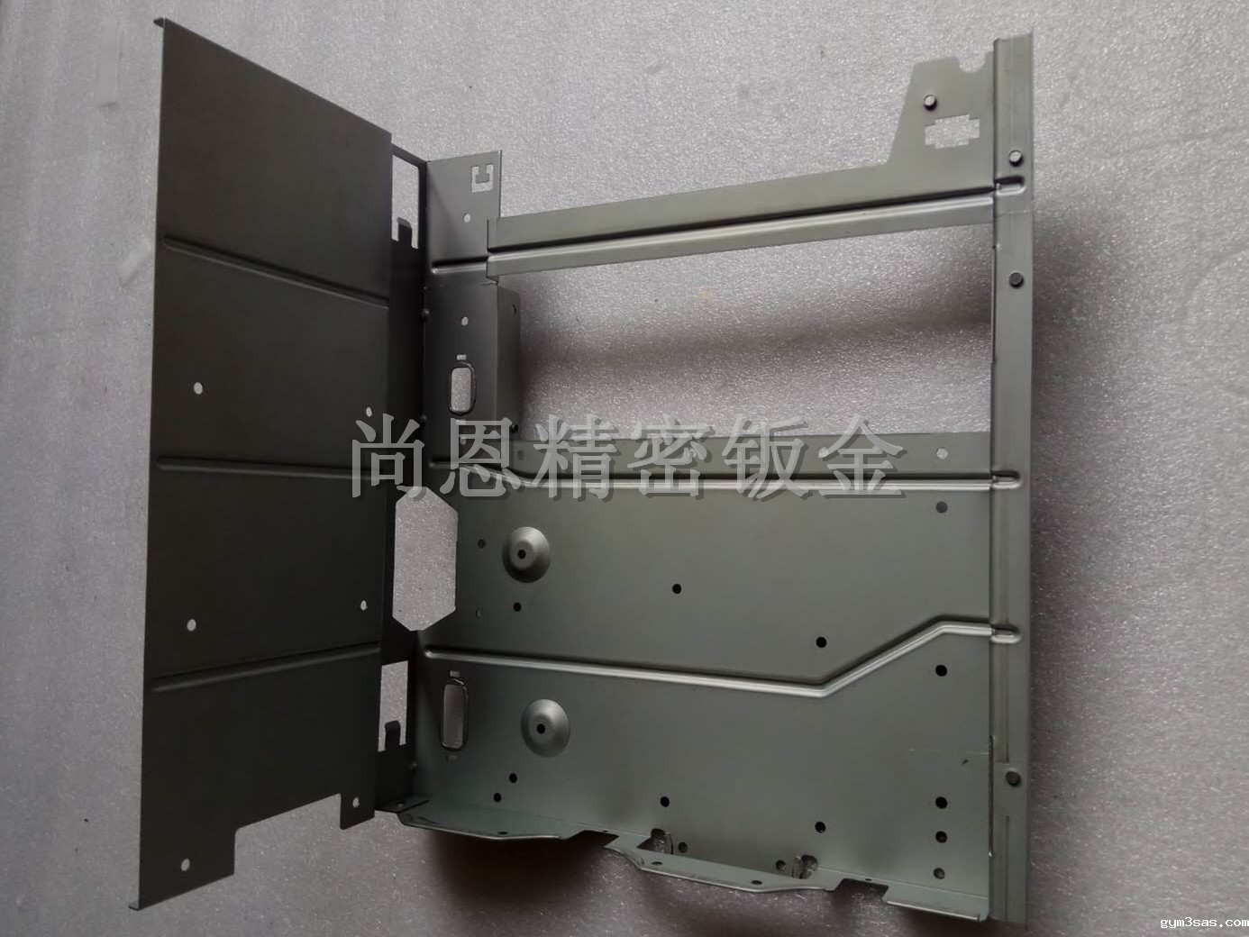 成型凸包异形钣金件