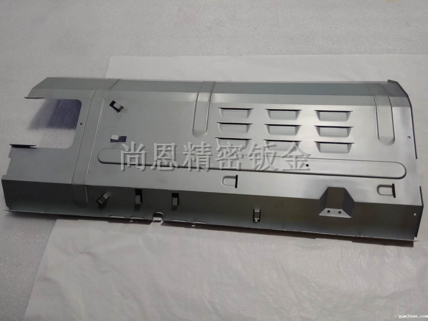 成型凸包异形钣金件 (2)